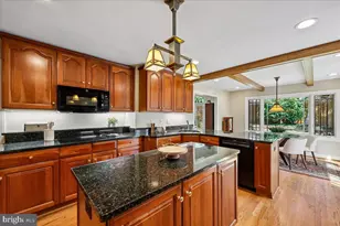 5735 Bradley Blvd, Bethesda, MD 20814 - Photo 29