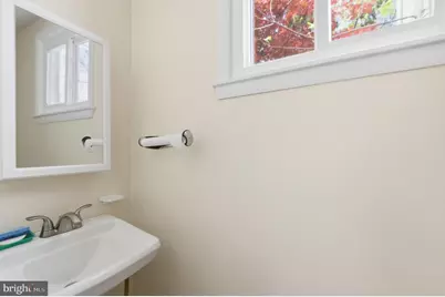 305 W Diamond Avenue, Gaithersburg, MD 20877 - Photo 15