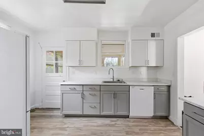 305 W Diamond Avenue, Gaithersburg, MD 20877 - Photo 11
