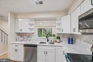 12057 Crimson Ln, Silver Spring, MD 20904 - Photo 7