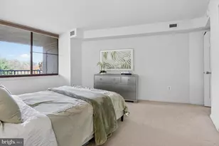 10101 Grosvenor Pl, Rockville, MD 20852 - Photo 11