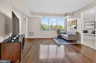 10101 Grosvenor Pl, Rockville, MD 20852 - Photo 7