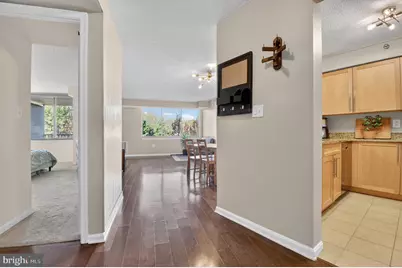 10101 Grosvenor Place #701, Rockville, MD 20852 - Photo 3