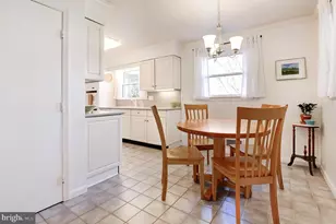 8805 Honeybee Ln, Bethesda, MD 20817 - Photo 41