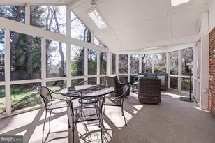 8805 Honeybee Ln, Bethesda, MD 20817 - Photo 27