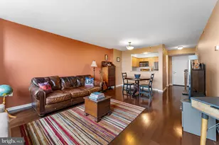 10101 Grosvenor Pl, Rockville, MD 20852 - Photo 9