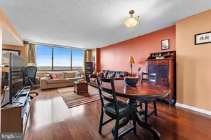 10101 Grosvenor Pl, Rockville, MD 20852 - Photo 3