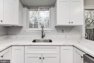 13608 Deerwater Dr, Germantown, MD 20874 - Photo 13