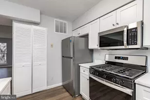 13608 Deerwater Dr, Germantown, MD 20874 - Photo 11