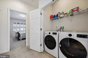 14311 Summit View Ln, Rockville, MD 20850 - Photo 17