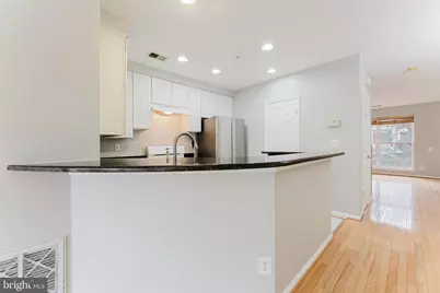 335 Fallsgrove Drive #38, Rockville, MD 20850 - Photo 31