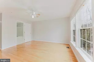 335 Fallsgrove Dr, Rockville, MD 20850 - Photo 33