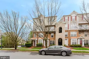 335 Fallsgrove Dr, Rockville, MD 20850 - Photo 7