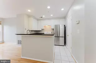 335 Fallsgrove Dr, Rockville, MD 20850 - Photo 25