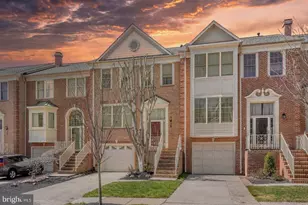 28 Sterling Ct, Rockville, MD 20850 - Photo 1