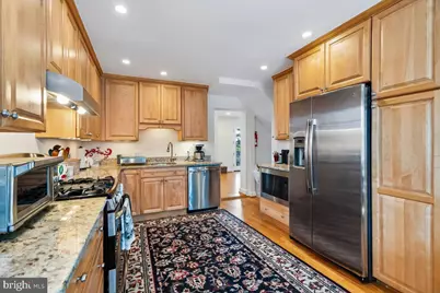 7910 Kentbury Drive, Bethesda, MD 20814 - Photo 9