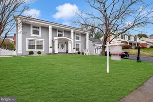 10904 Gainsborough Rd, Potomac, MD 20854 - Photo 1