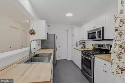 10007 Vanderbilt Circle #12, Rockville, MD 20850 - Photo 15