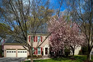 7805 Heritage Farm Dr, Gaithersburg, MD 20886 - Photo 3