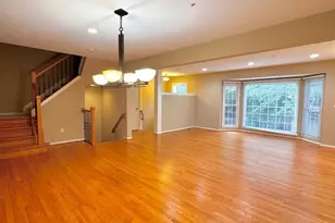 11433 Hollowstone Dr, Rockville, MD 20852 - Photo 3