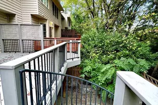 11433 Hollowstone Dr, Rockville, MD 20852 - Photo 9