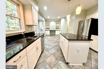 11433 Hollowstone Drive, Rockville, MD 20852 - Photo 7