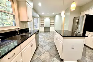 11433 Hollowstone Dr, Rockville, MD 20852 - Photo 7