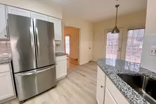 5700 Exeter Hill Way, Rockville, MD 20852 - Photo 9