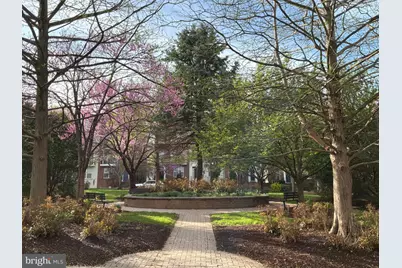 300 Garden View Square, Rockville, MD 20850 - Photo 3