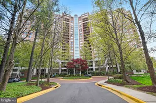 10101 Grosvenor Pl, Rockville, MD 20852 - Photo 3