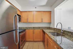 10101 Grosvenor Pl, Rockville, MD 20852 - Photo 7