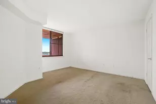 10101 Grosvenor Pl, Rockville, MD 20852 - Photo 17