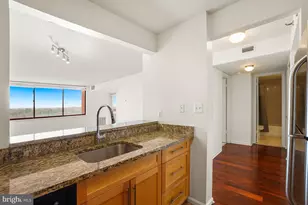 10101 Grosvenor Pl, Rockville, MD 20852 - Photo 9