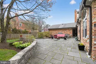 9325 Renshaw Dr, Bethesda, MD 20817 - Photo 51