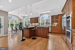 9325 Renshaw Dr, Bethesda, MD 20817 - Photo 19