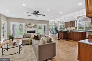 9325 Renshaw Dr, Bethesda, MD 20817 - Photo 23