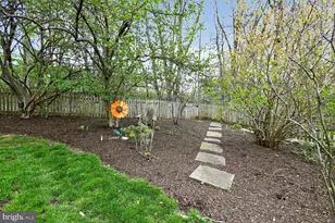9325 Renshaw Dr, Bethesda, MD 20817 - Photo 61
