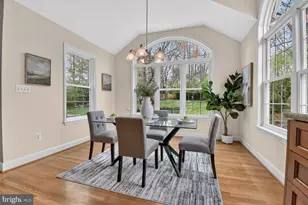 9325 Renshaw Dr, Bethesda, MD 20817 - Photo 21