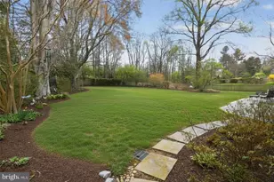 9325 Renshaw Dr, Bethesda, MD 20817 - Photo 57