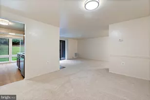 18011 Chalet Dr, Germantown, MD 20874 - Photo 17