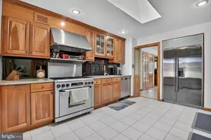 5800 Plainview Rd, Bethesda, MD 20817 - Photo 9