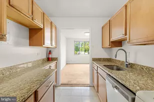 1900 Lyttonsville Rd, Silver Spring, MD 20910 - Photo 11