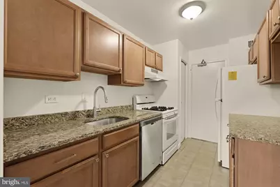 1900 Lyttonsville Road #818, Silver Spring, MD 20910 - Photo 17