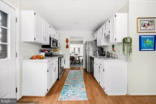 903 Leverton Rd, Rockville, MD 20852 - Photo 7