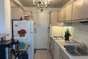 10201 Grosvenor Pl, Rockville, MD 20852 - Photo 5