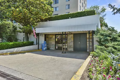 10201 Grosvenor Place #817, Rockville, MD 20852 - Photo 9