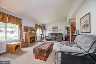 11 Aquarius Ct, Silver Spring, MD 20906 - Photo 9