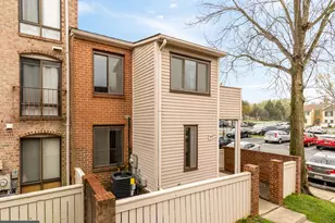 9673 Brassie Way, Gaithersburg, MD 20886 - Photo 3