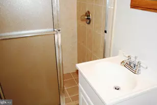 9317 Broadwater Dr, Gaithersburg, MD 20879 - Photo 9