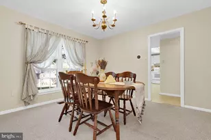 19316 Frenchton Pl, Montgomery Village, MD 20886 - Photo 9